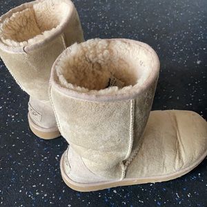 UGGS